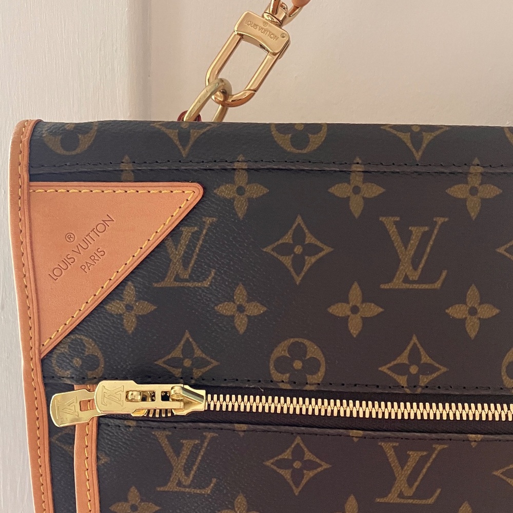 LOUIS VUITTON GARMENT 48h TRAVEL BAG